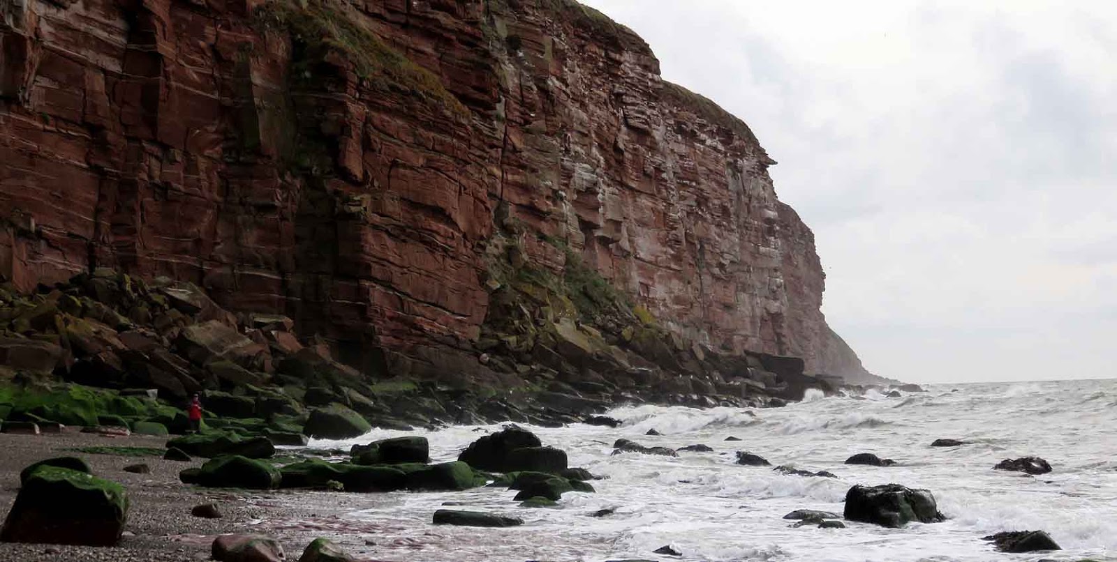 Image Quel que soit le type de location saisonnière que vous recherchez, vous trouverez plus de 58 options d'hébergements meublés (maisons, appartements/condos et plus), idéales pour courts et longs séjours, que vous voyagiez en famille, en groupe ou en couple. Alex And Bob S Blue Sky Scotland Lake District St Bees Head Fleswick Bay Coastal Towns Last Day