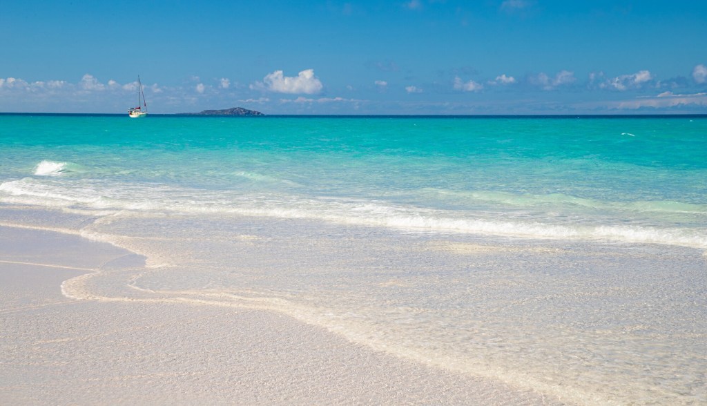 16+ Whitehaven Beach Holiday&nbsp;Packages