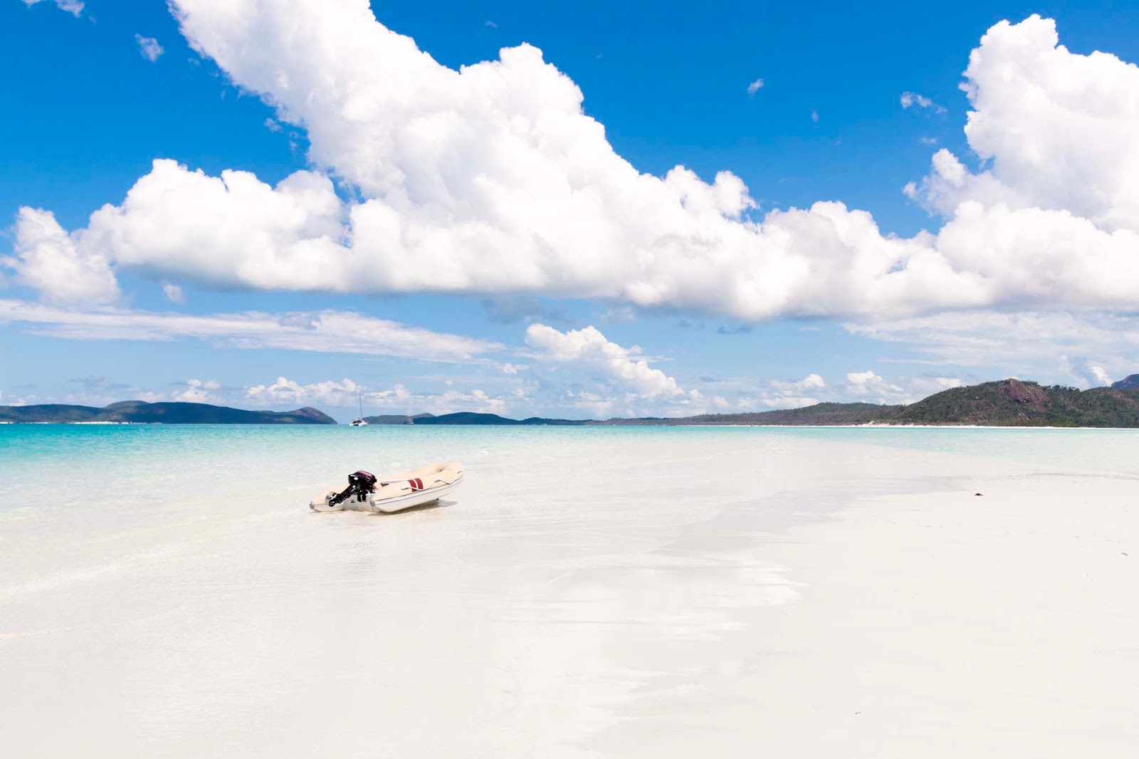 Camira sailing adventure from $209 pp ; The Best Whitehaven Beach Tour With Cruise Whitsundays Explore Shaw